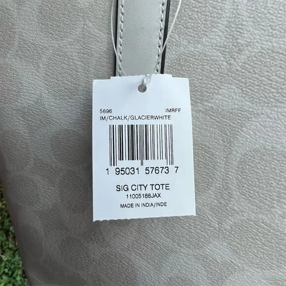 COACH Tote Shoulder Bag Women's Handbag Glacierwhite w Gold Hardware 5696 NWT